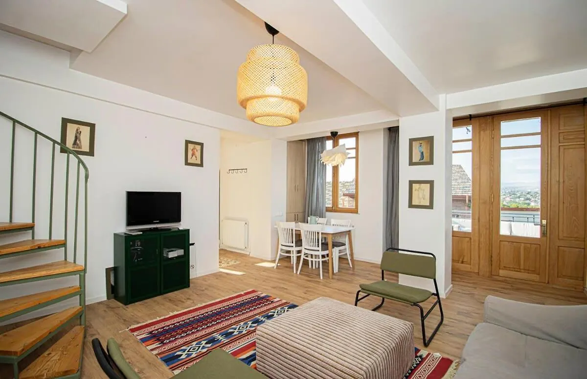 3Br Scenic Terrace Apt In Abanotubani - By Wehost Tbilisi